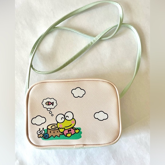 Keroppi Sitting Camera Crossbody Bag - Picture 3 of 6